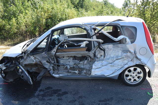 Teherautó ütközött autóval a 89-esen
