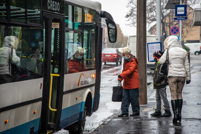 Buszközlekedés, busz, vasi volán, Thököly buszmegálló 