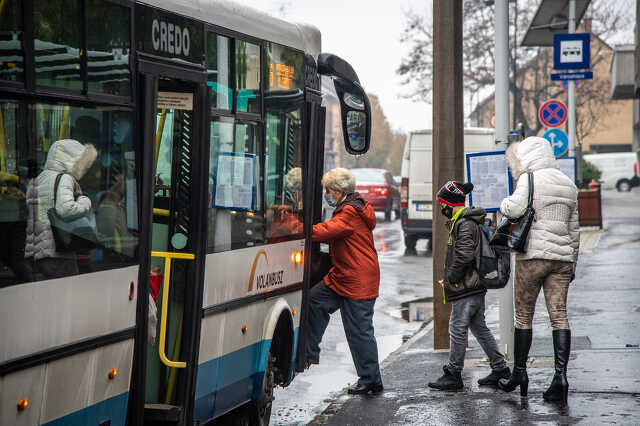 Buszközlekedés, busz, vasi volán, Thököly buszmegálló 