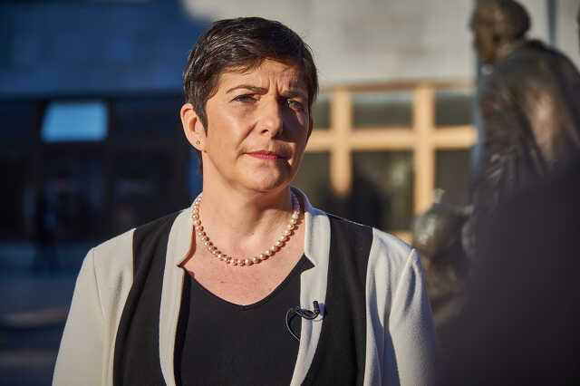 Dobrev Klára Nemény András sajtótájákoztató a Városháza előtt