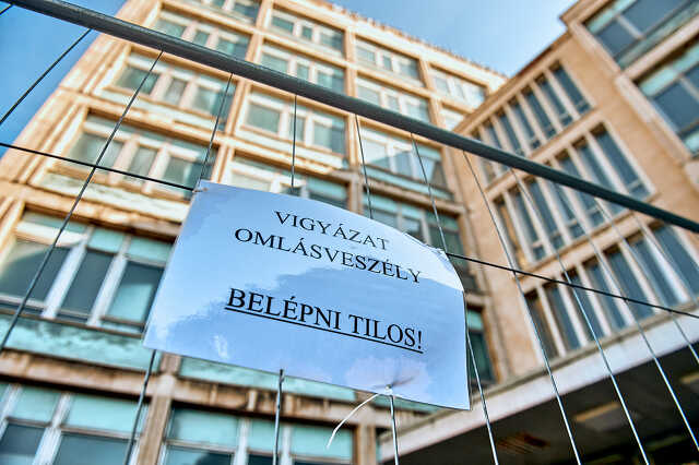 elkerített régi SZTK