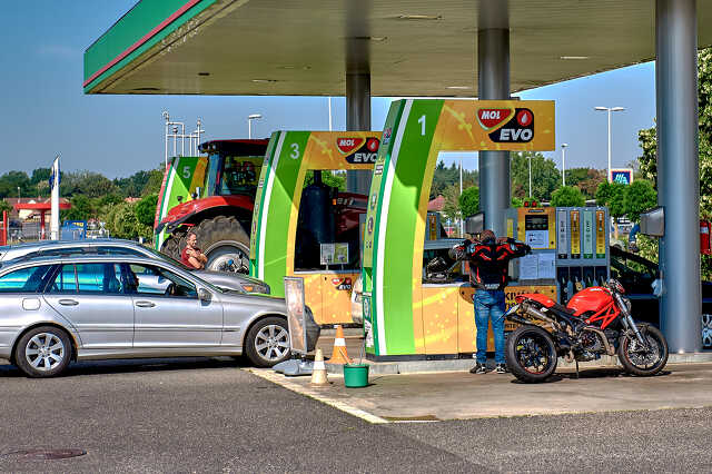 MOL benzinkút