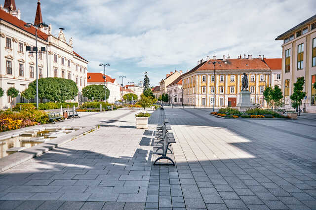 Berzsenyi tér