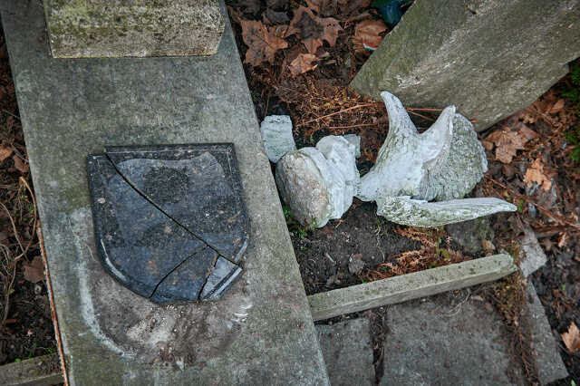 Megrongált trianon emlékmű Szombathelyen
