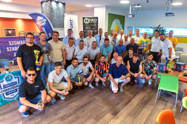 Kispélyás futball díjátadó