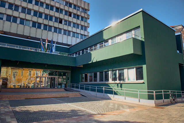 Városháza előtti tér