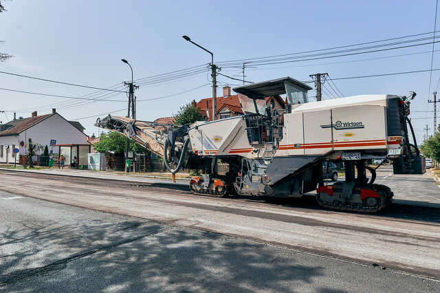 Metró körforgalom, 11-es huszárút felújítások