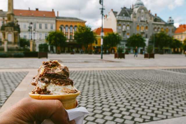 Nyári pillanatok ősszel a Fő téren