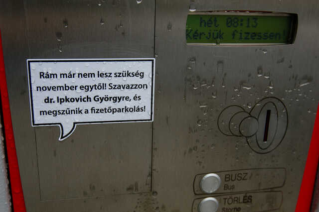 Leragasztották a parkolójegy-kiadókat