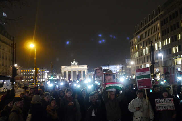 Tüntetés Berlinben a Közfelháborodás napján