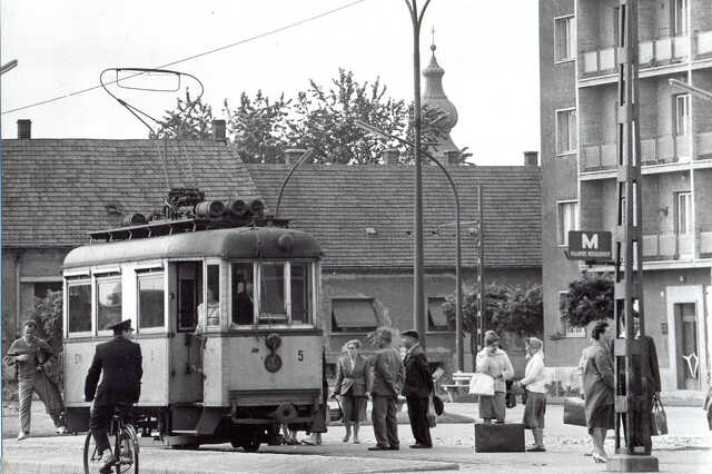 Éhen Gyula tér
