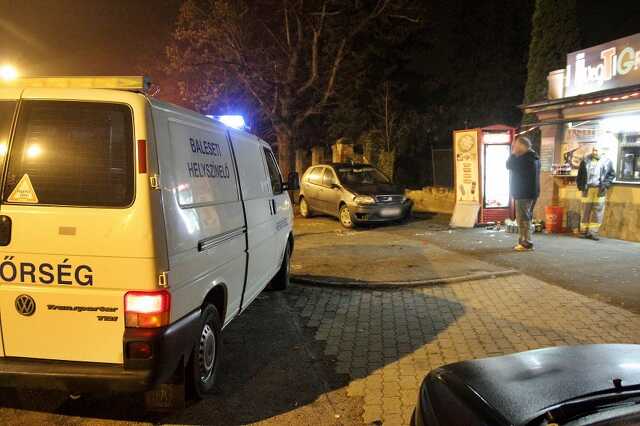 Ittas volt a gyalogosok közé sodródó Fiat vezetője