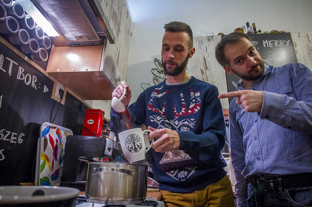 Forralt bort főztek a nyugat fotósai