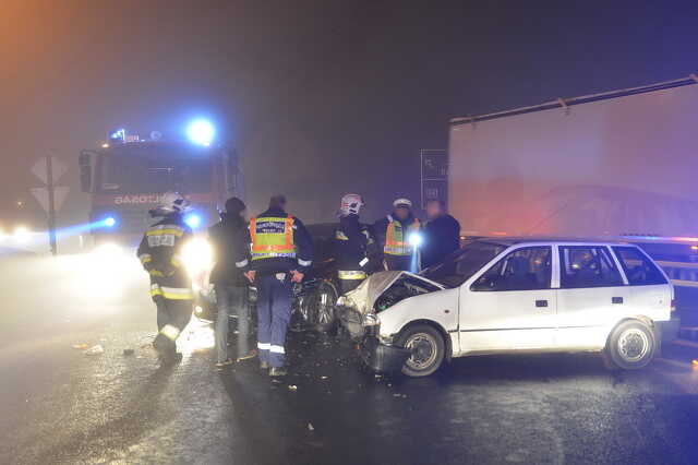 Mercedes és Suzuki ütközött a 86-os és 76-os utak kereszteződésében