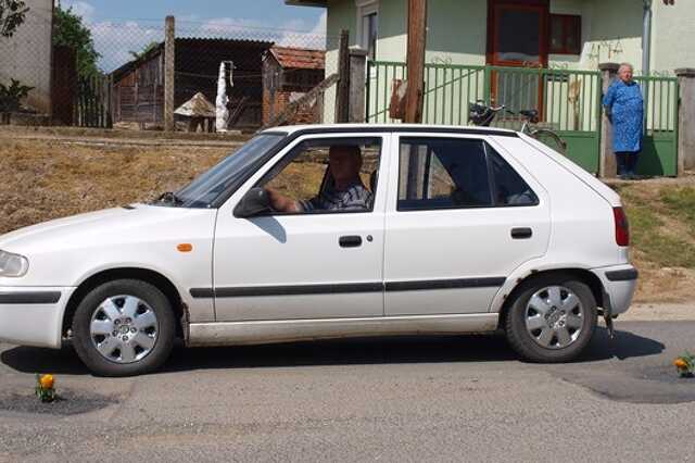Jáki kátyú parkosítva