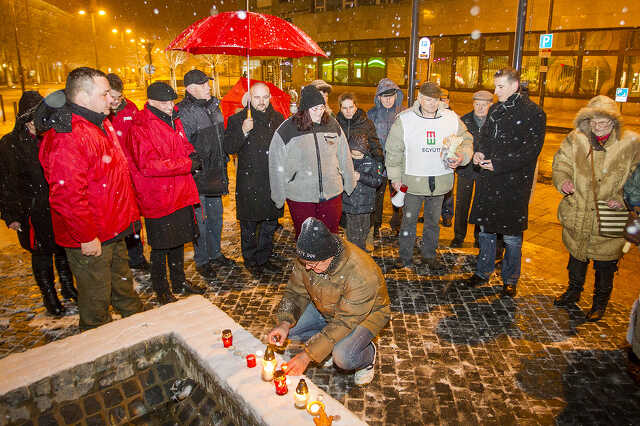 Baloldali demonstárció a városháza előtt