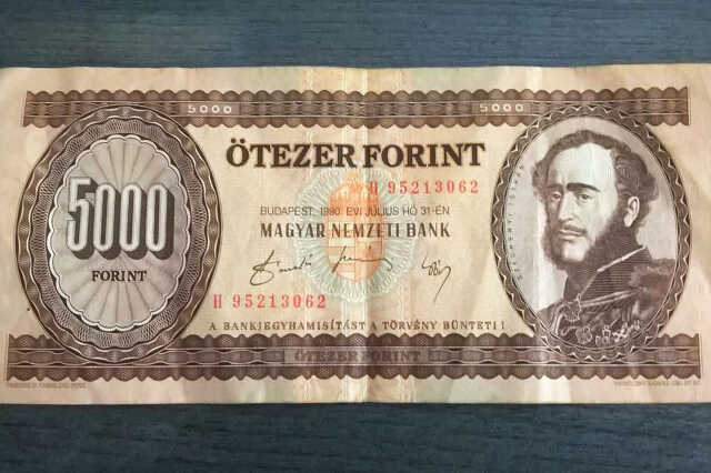 ötezres, nem új!