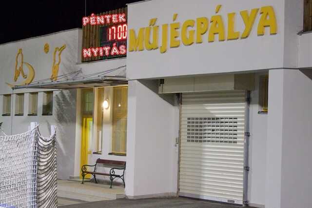 jégpálya nyitás
