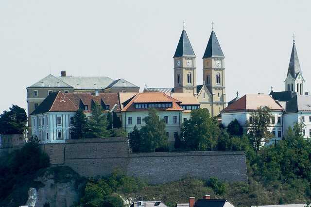 Veszprémben dől el a kétharmad