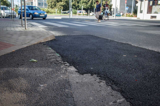 Gázközműcsere után a Király utcában