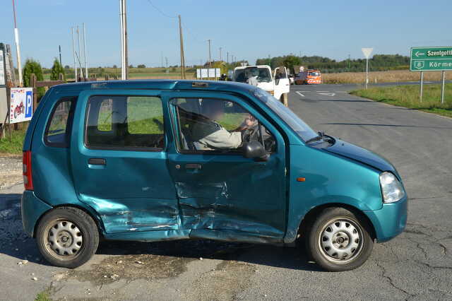 A sofőr figyelmetlenül hajtott át a 8-as főúton