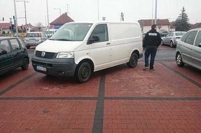Zanati uti LIDL parkoló