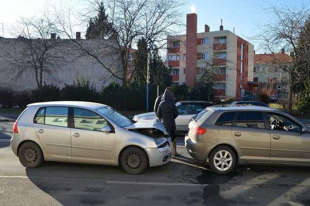 Koccanásos baleset Szombathelyen