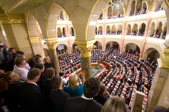 Az Országgyűlés alakuló ülése