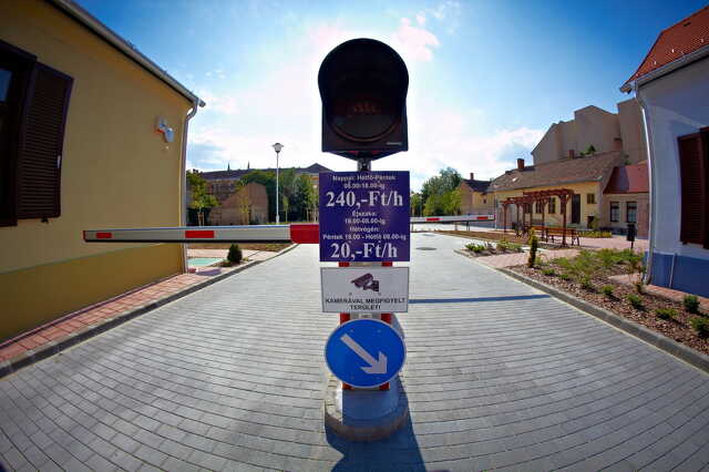 Kőszegi utca - parkoló