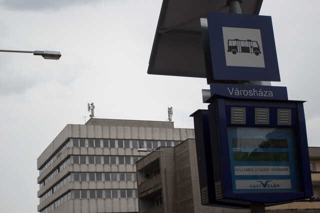 Buszmegállók a Thököly utcában