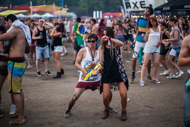 Szimpatikus, szórakozó fiatalok a 2014-es Sziget Fesztivál első napján