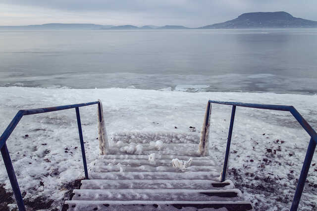 Befagyott Balaton Fonyódnál