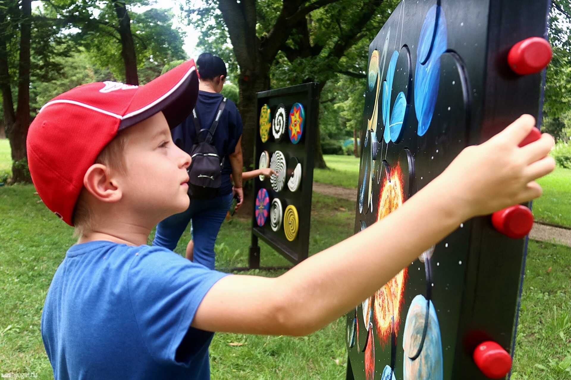 Játékra fel, a víztorony árnyékában