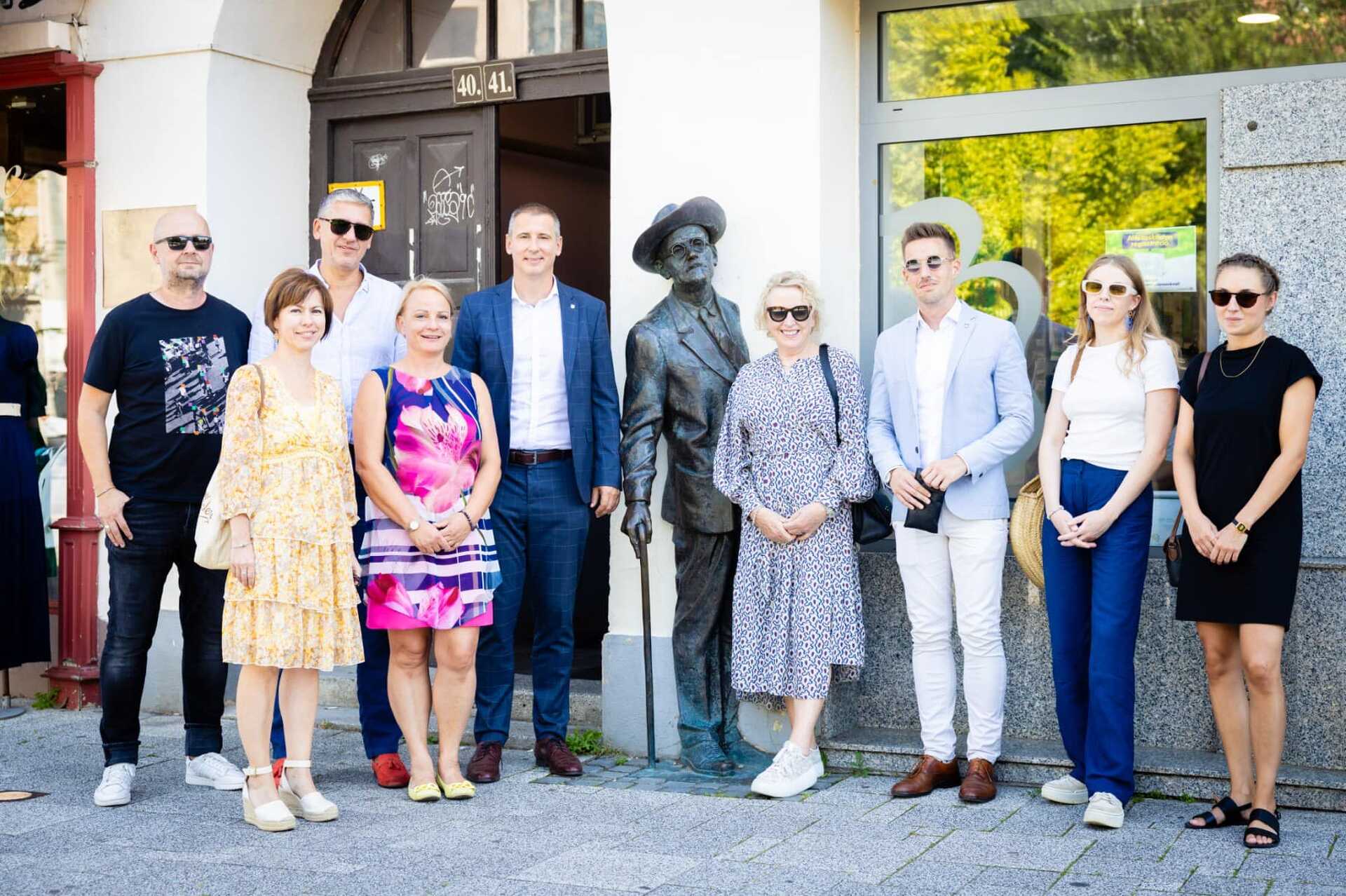 James Joyce szobrát is megnézték a vendégek.