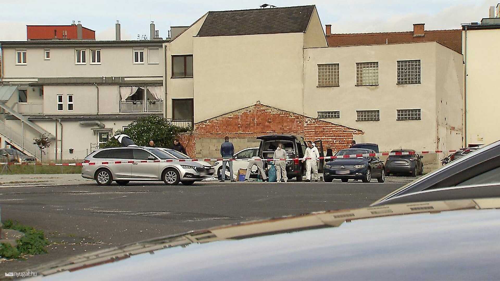 A halál oka egyelőre nem ismert.