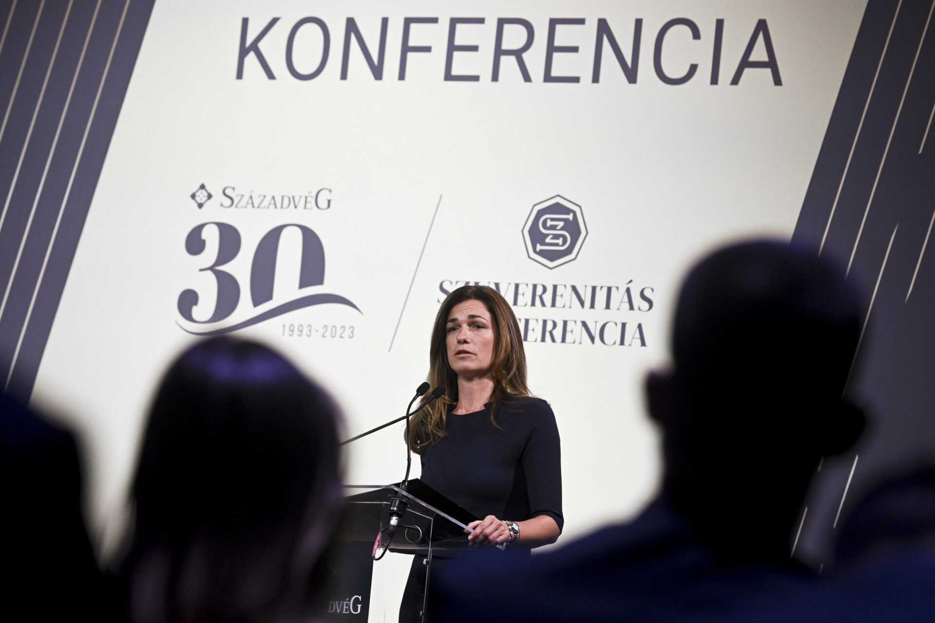 Varga Judit, az Országgyűlés európai ügyek bizottságának elnöke beszédet mond