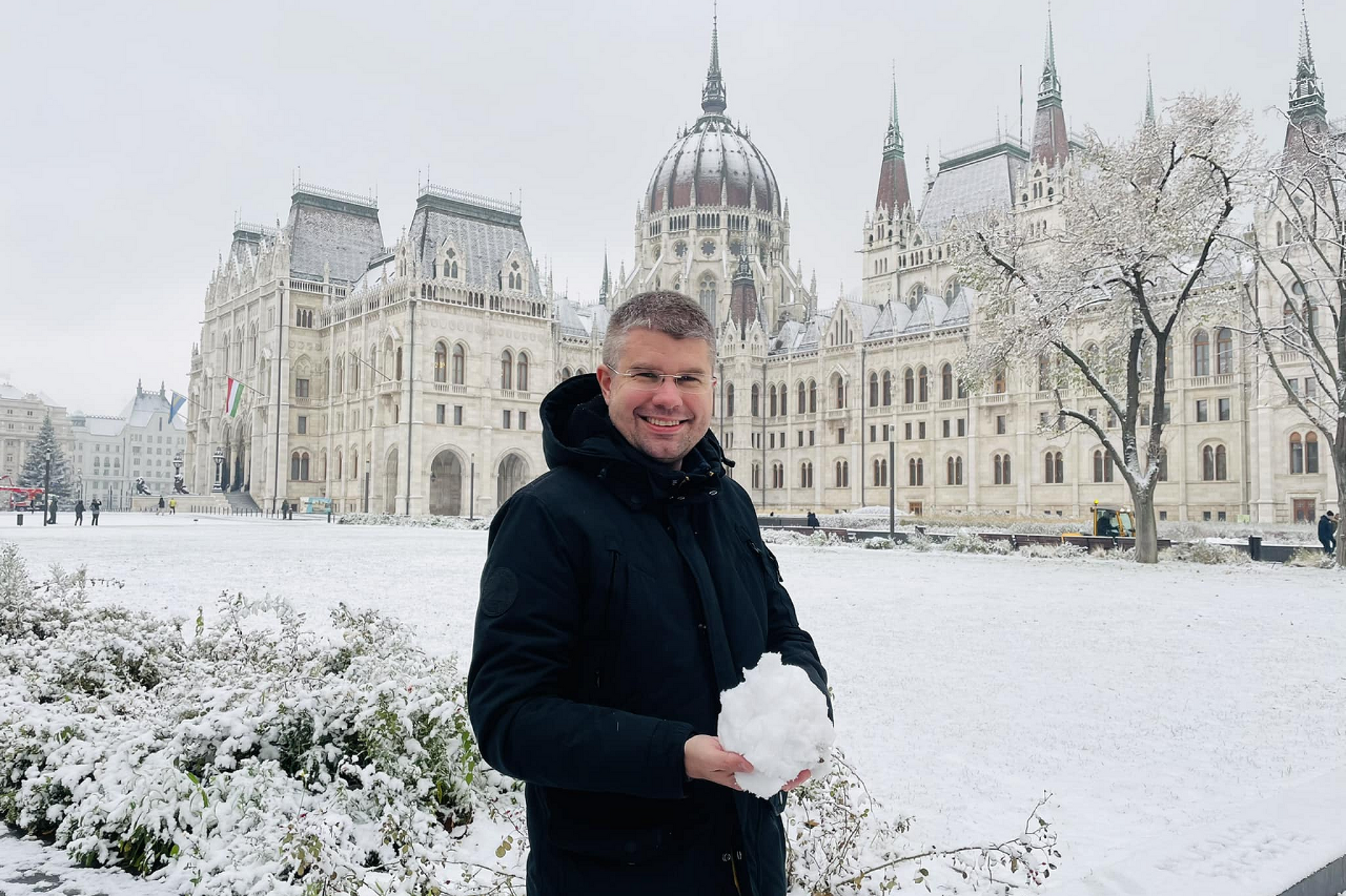 Örülnek a képviselők a hónak