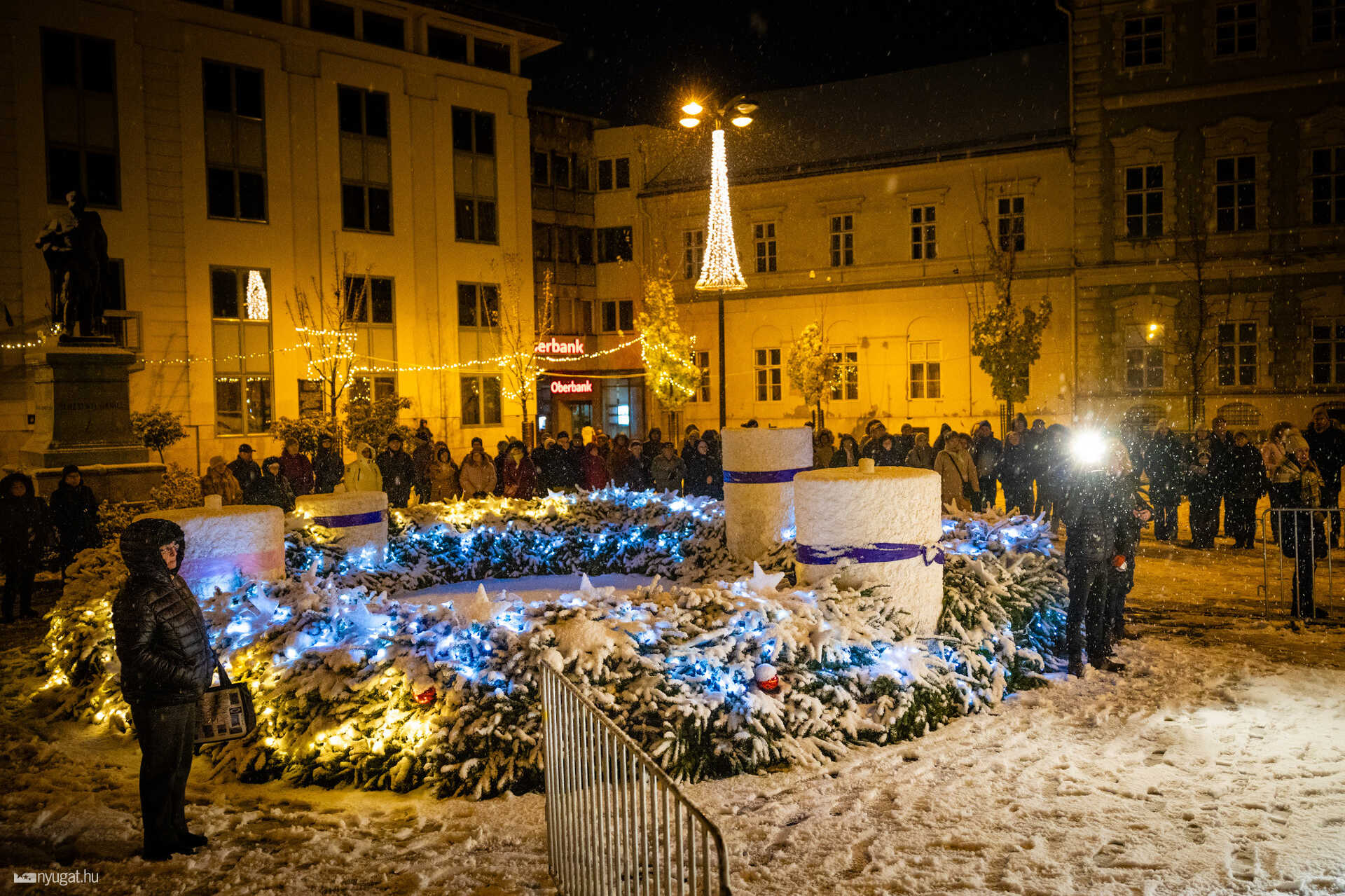 2023, advent, Szombathely, az első gyertya