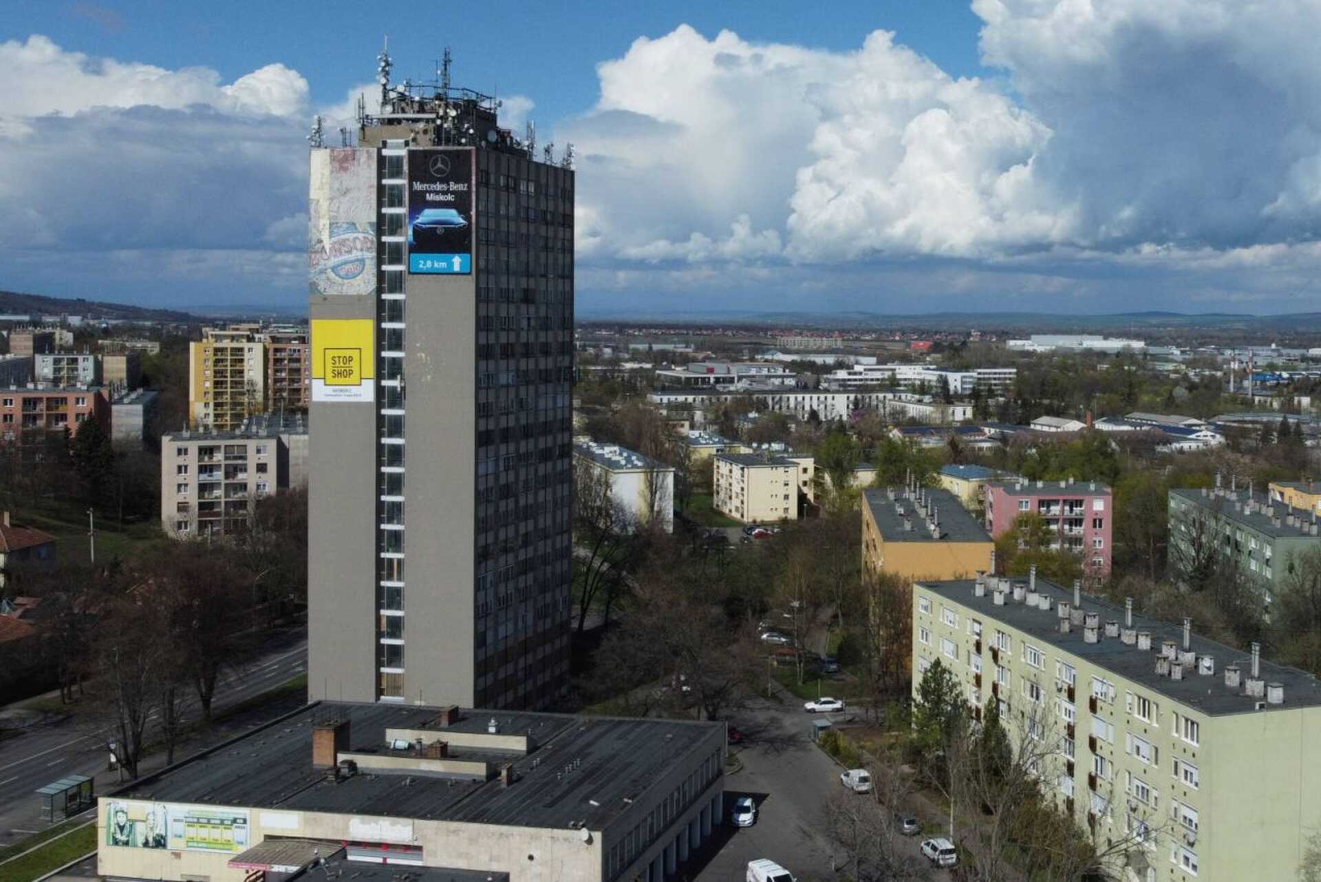 Égig érő húszemeletes Miskolcon, az ország egyik legelső toronyháza