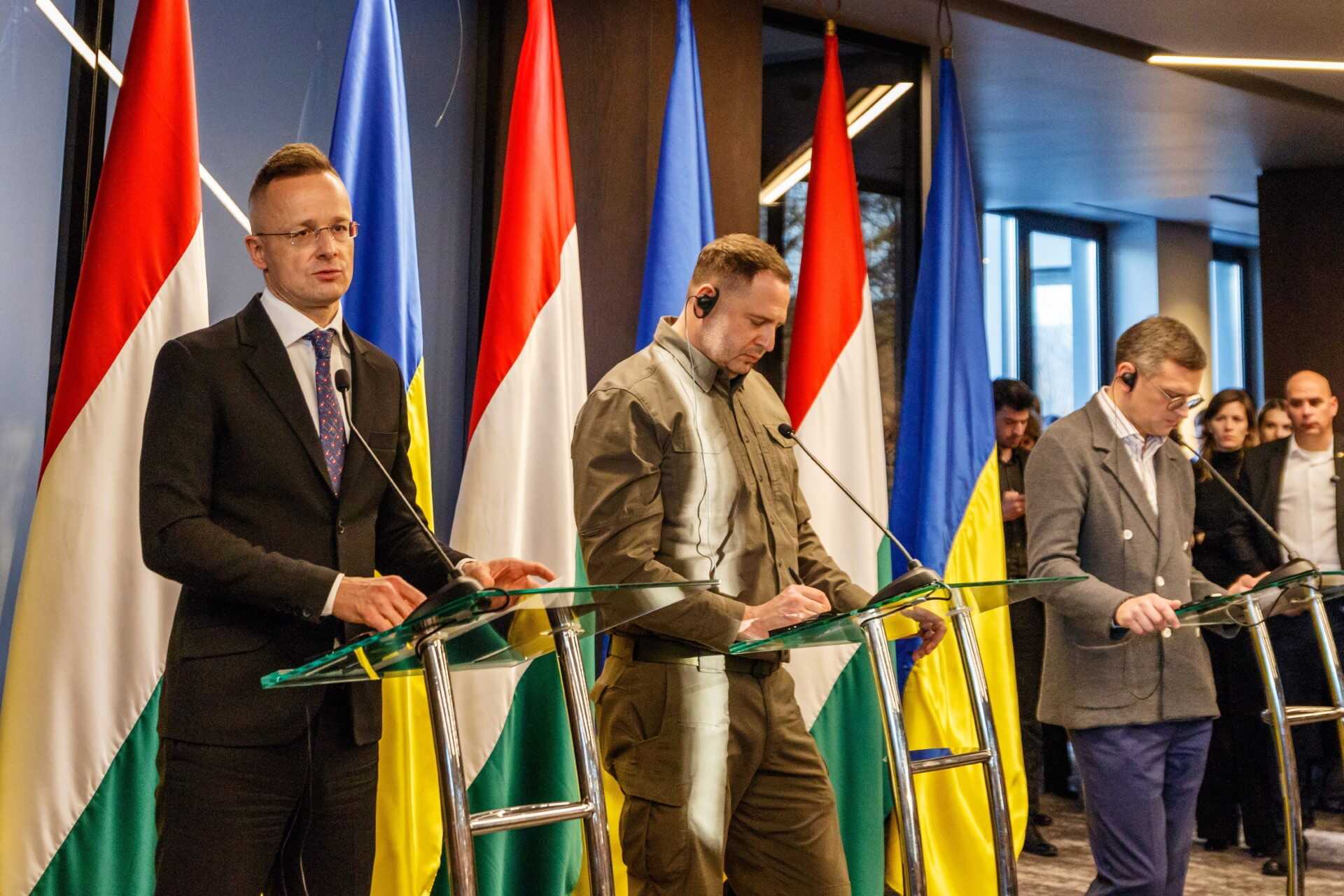Szijjártó, Andrij Jermak és Dmitro Kuleba
