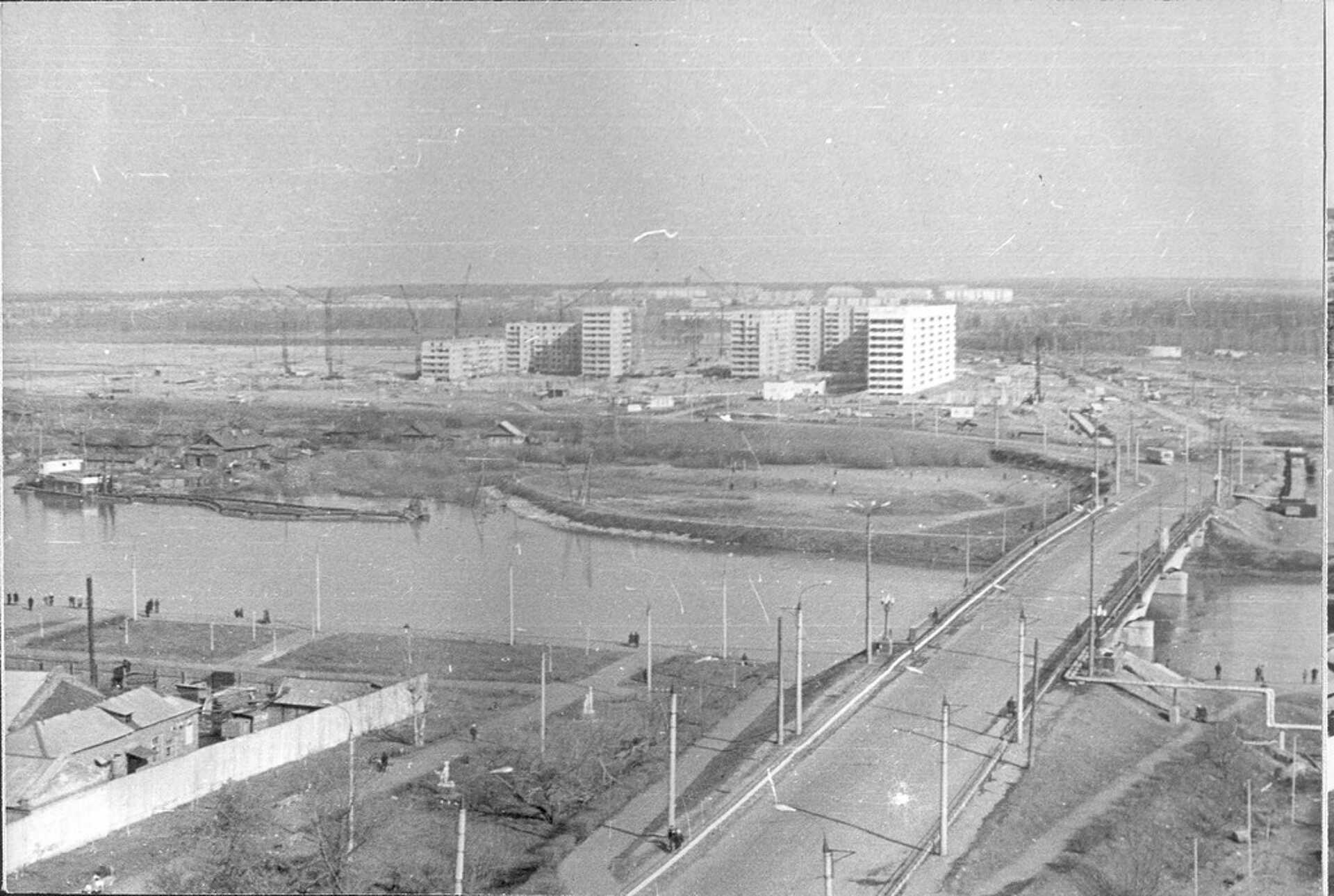 1976