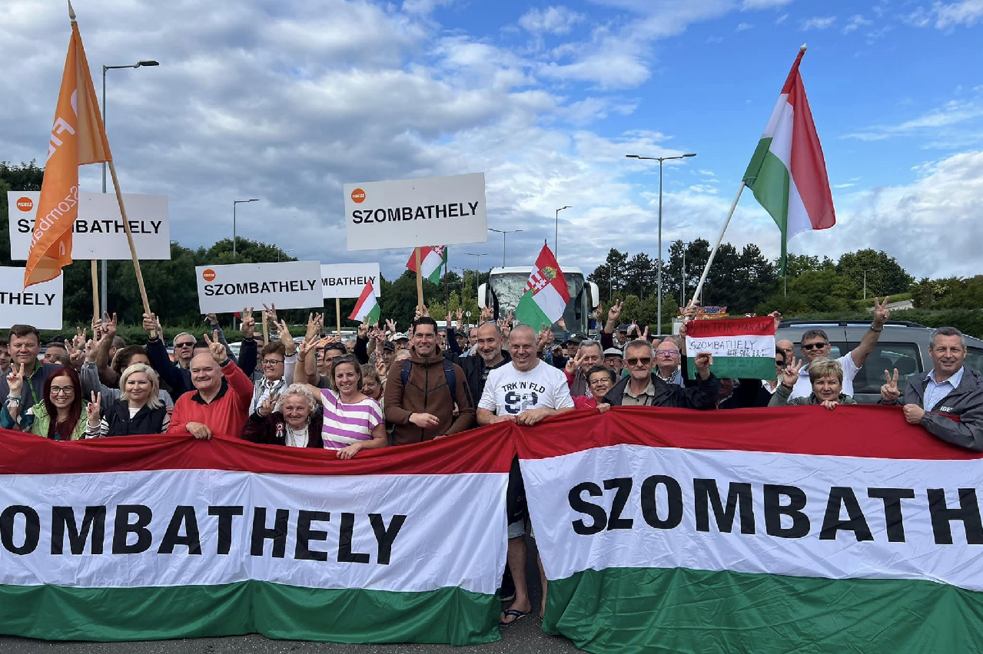 Indul a Békemenetre a szombathelyi Fidesz krémje