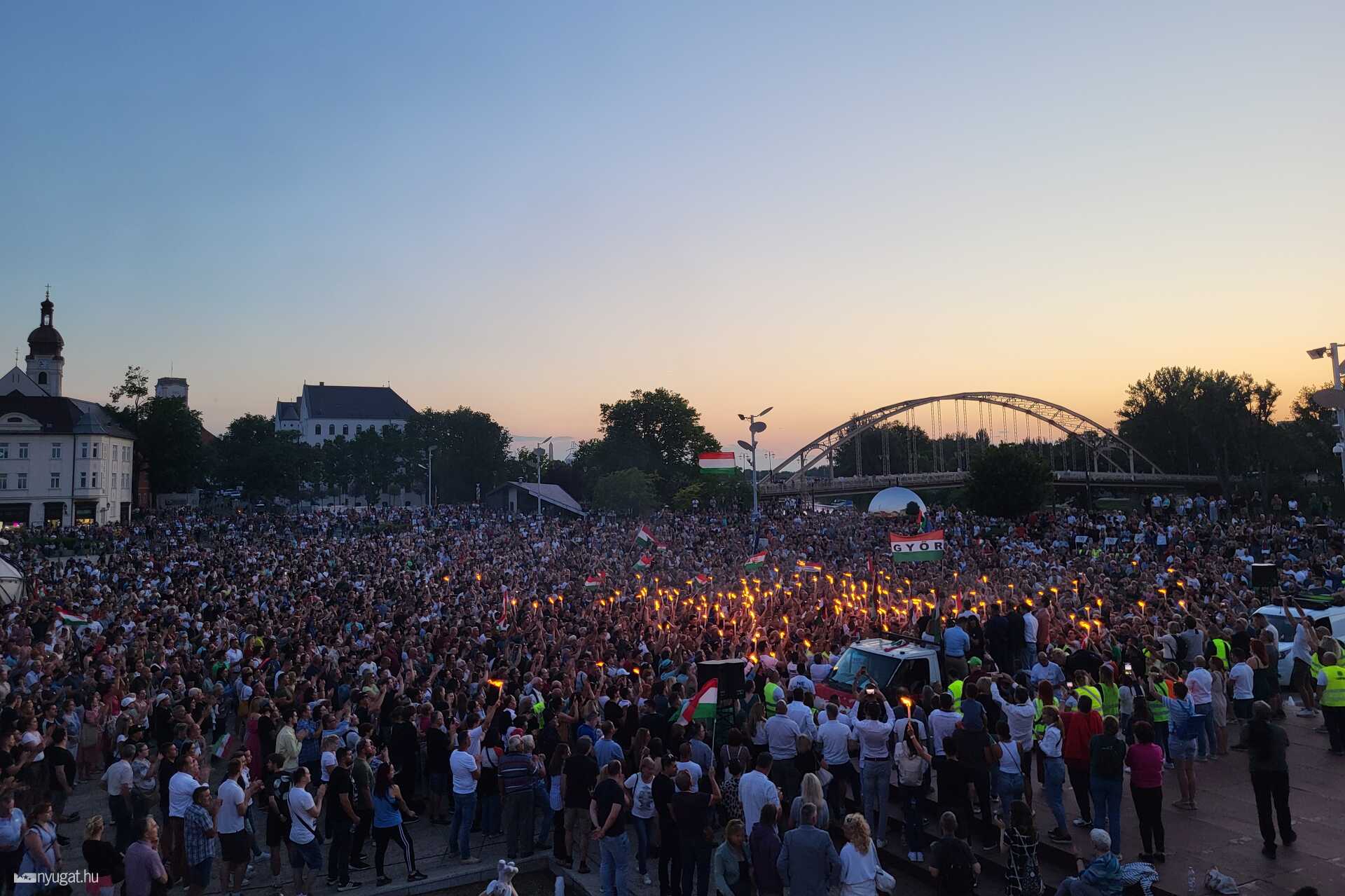 Magyar Péter tüntetése Győrben