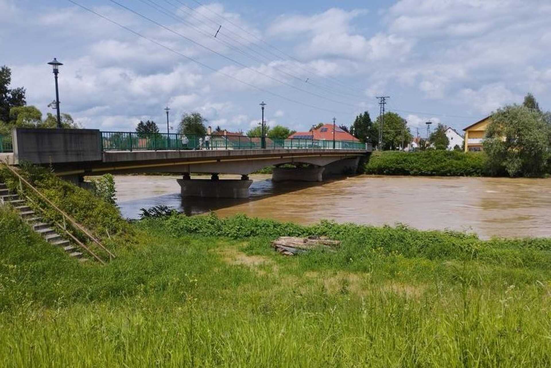 Lezárták a csörötneki hidat a magas vízállás miatt
