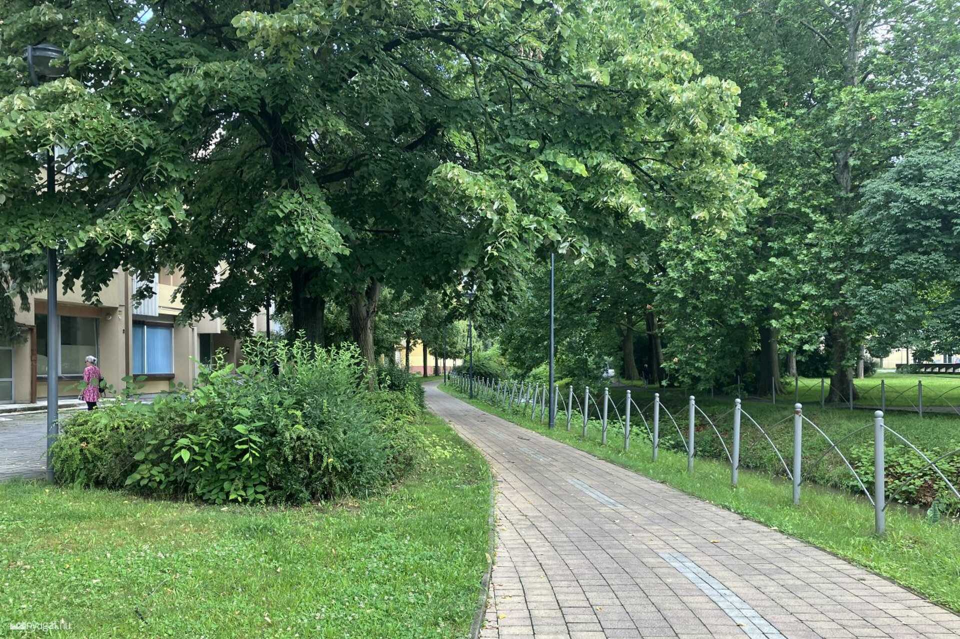 Jobbra patak, balra sorház