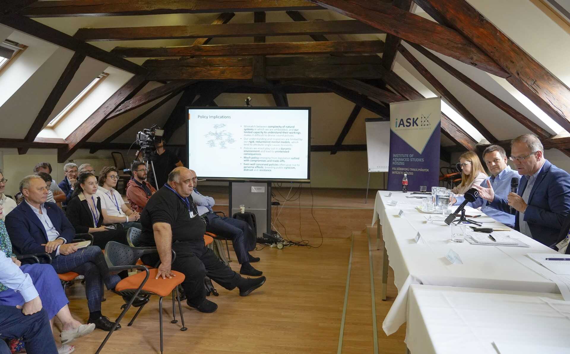 Navracsics Tibor a kőszegi Felsőbbfokú Tanulmányok Intézete által szervezett 29. Nemzetközi Nyári Egyetem panelbeszélgetésén