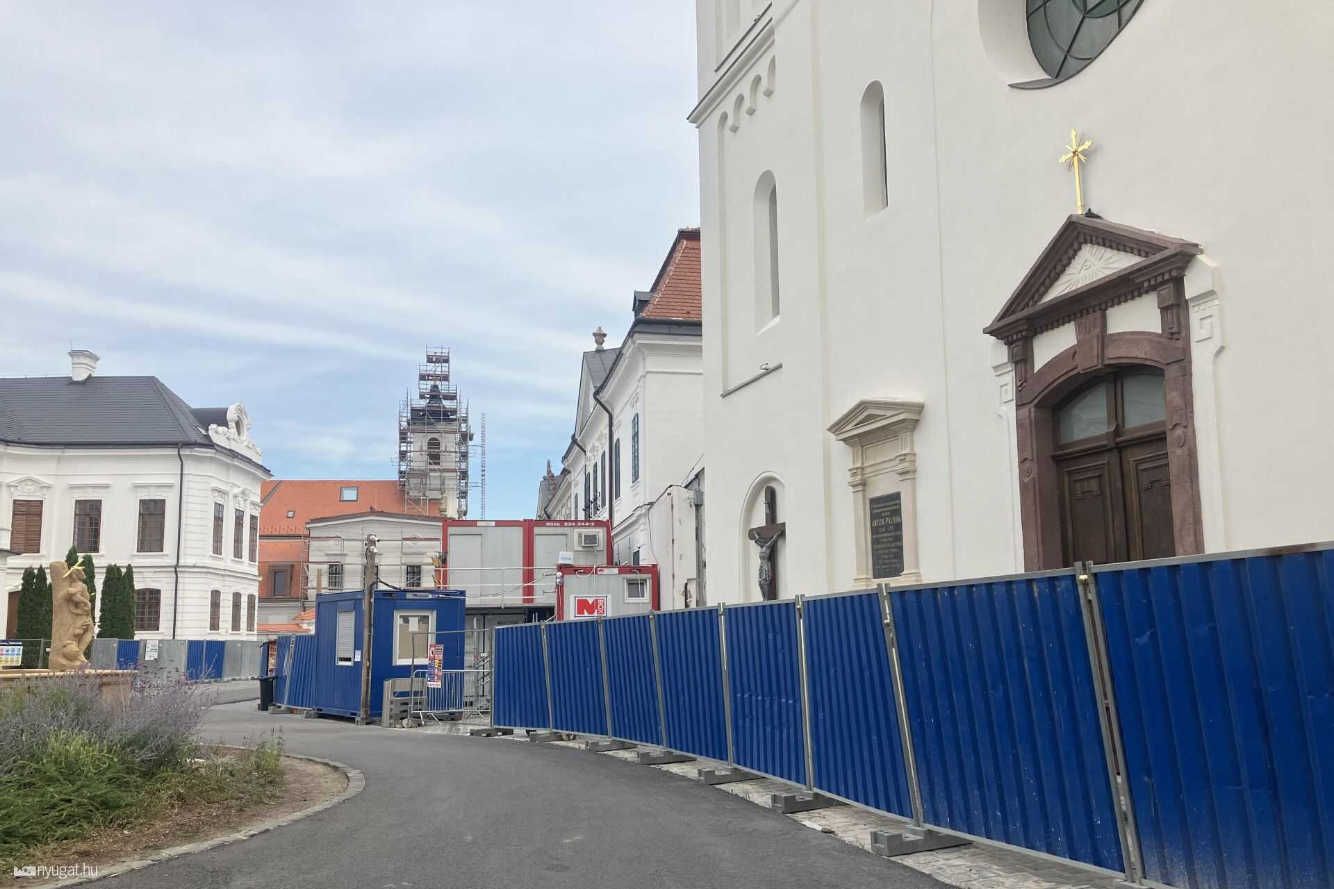Felújítás a veszprémi várban