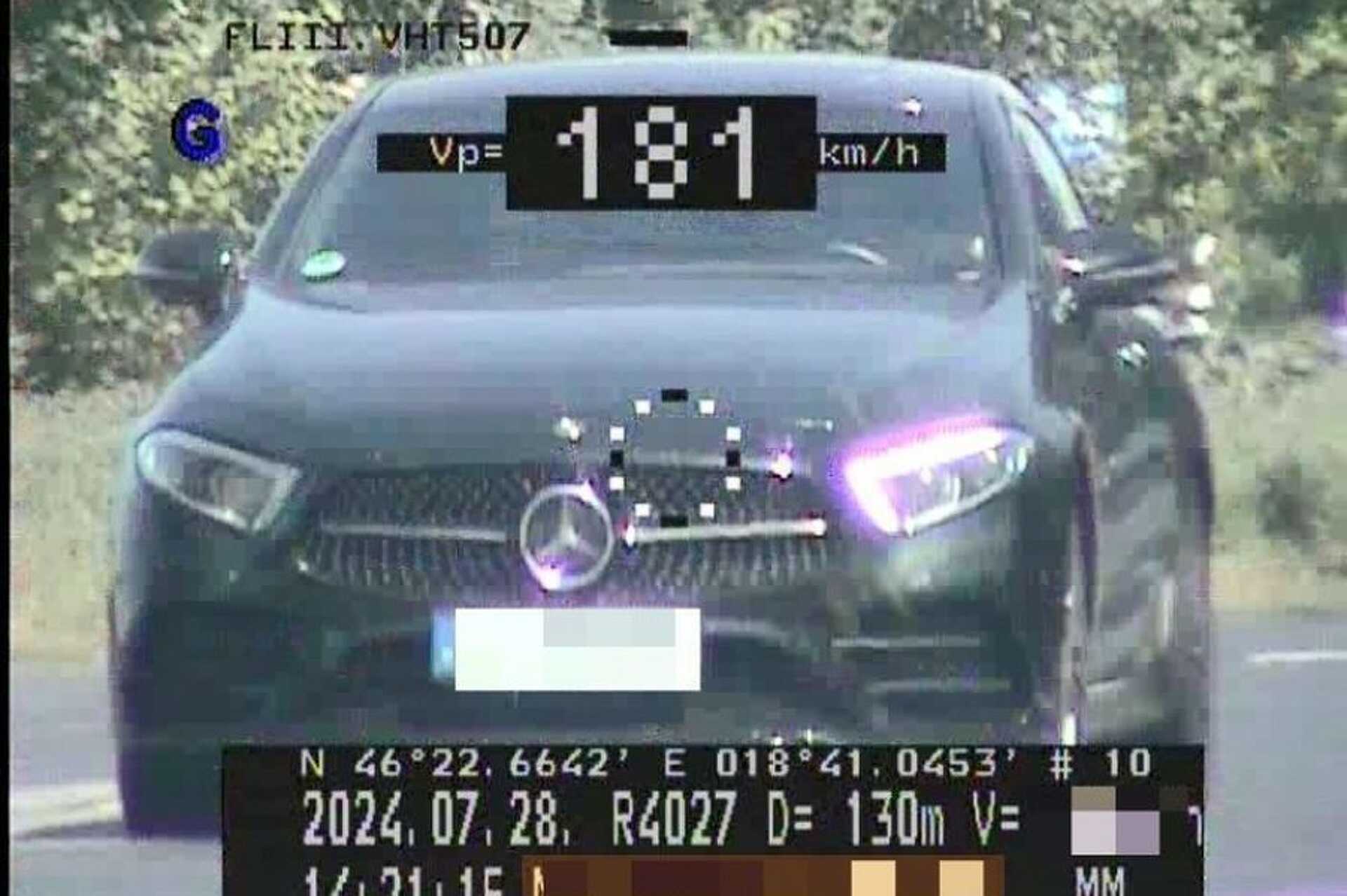 181 km/h-val lakott területen