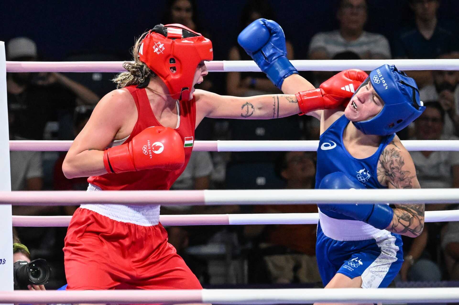Hámori Anna Luca (piros) és az ausztrál Marissa Williamson a női ökölvívók 66 kilogrammos súlycsoportjának nyolcaddöntőjében