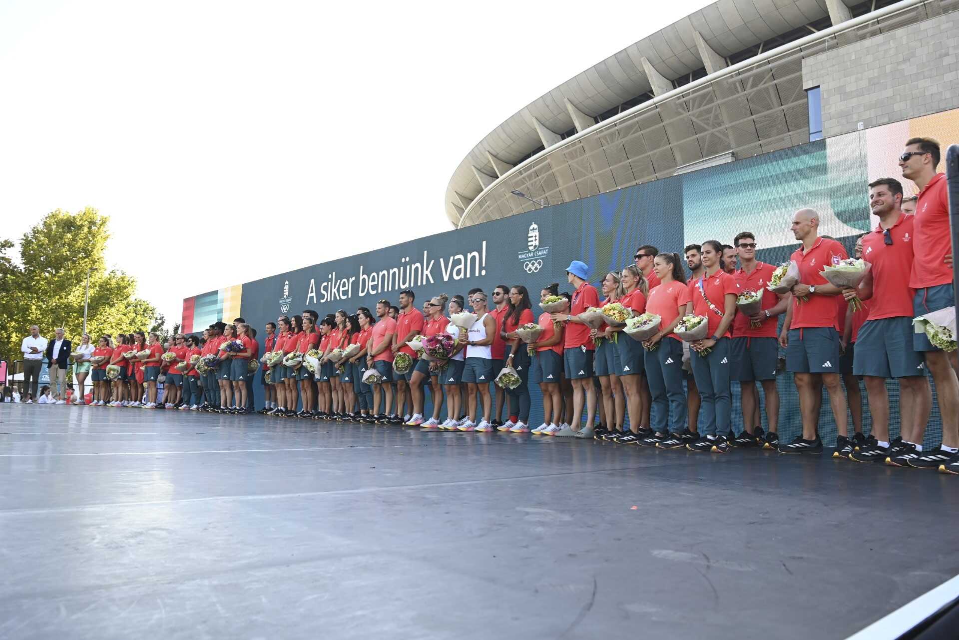 A 2024-es párizsi nyári olimpiáról hazaérkező magyar csapat